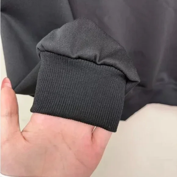 Alo Yoga Black Cropped Crew Neck Sweatshirt + High-Waisted Shorts Two-Piece Set - Picture 8 of 8